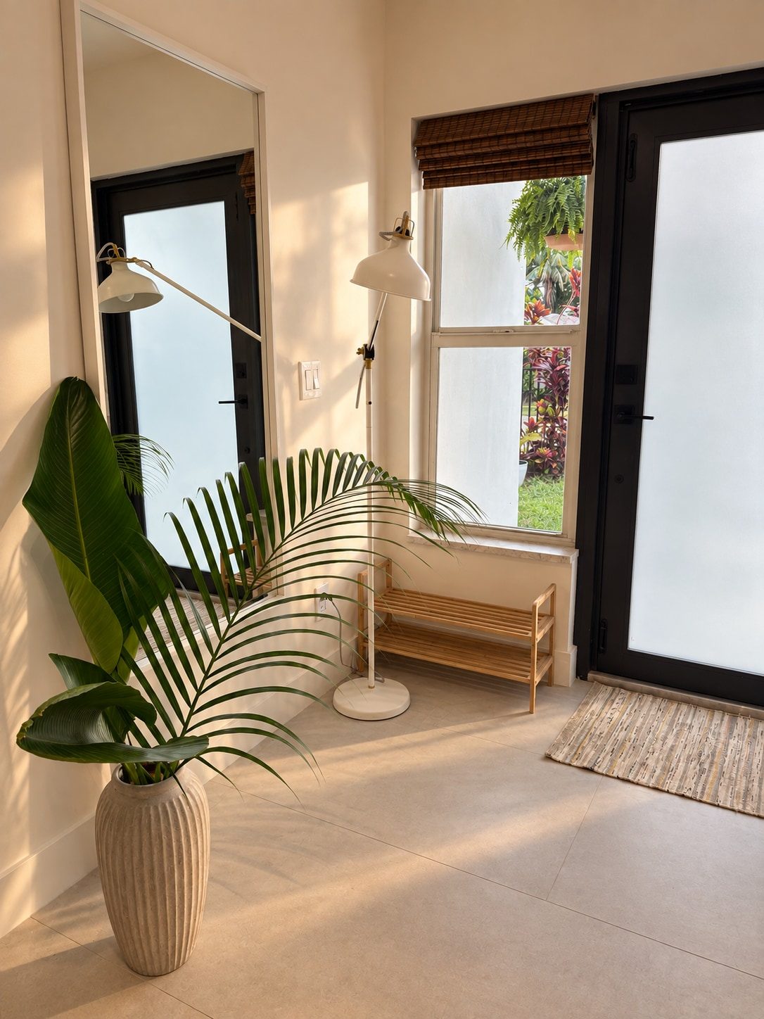 Modern 3BR Home With Free Parking, 15 Min to the Beach photo 3