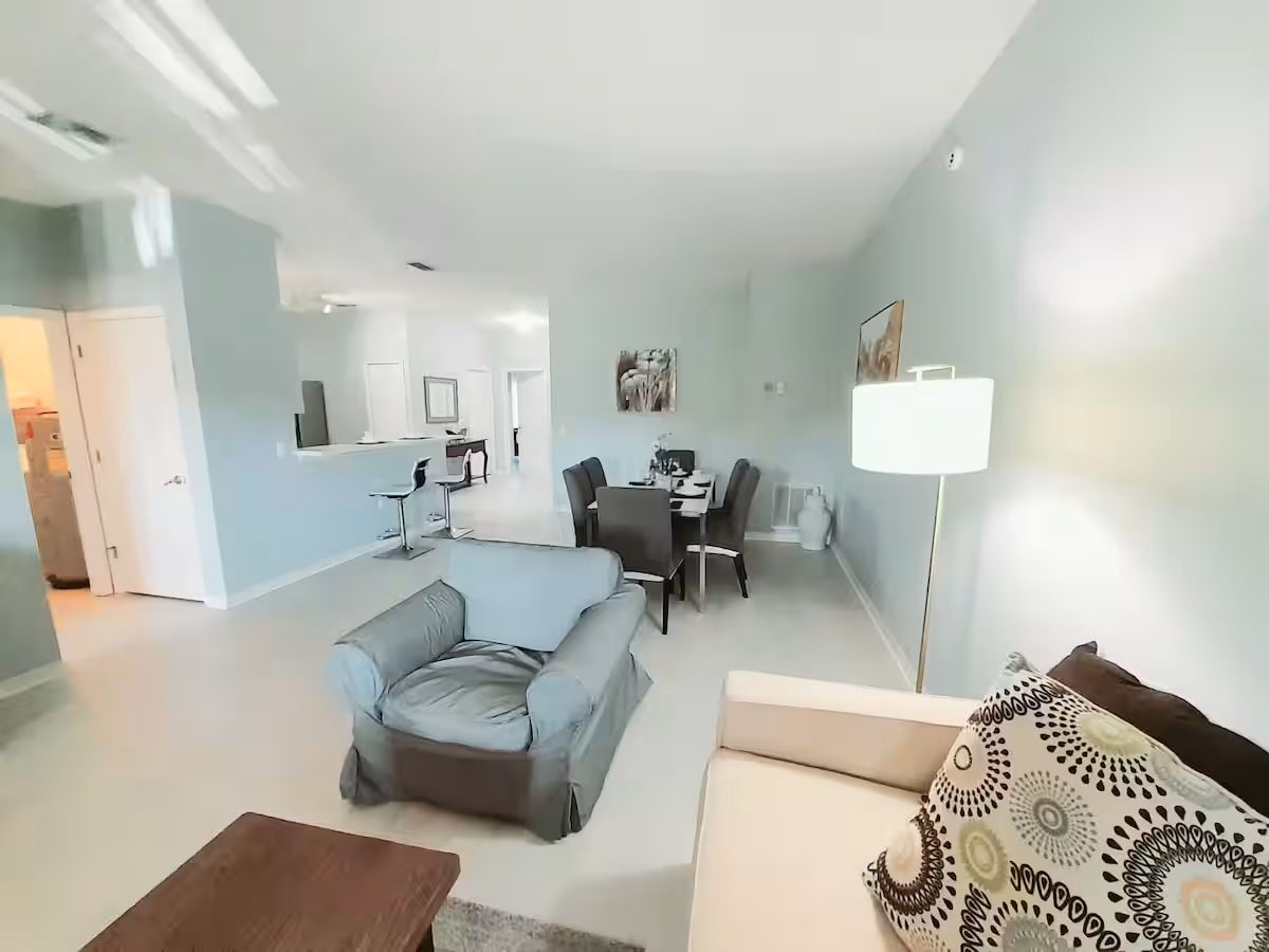 Cozy Fully Furnished Condo Very Close to Disney — photo 2