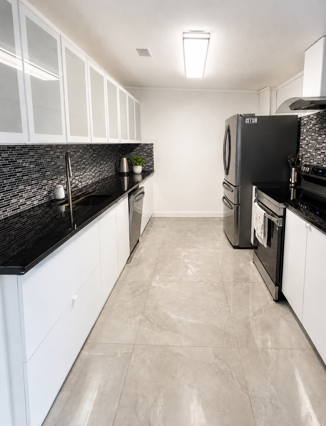 Private 2BR Home Near Downtown St. Pete — photo 2