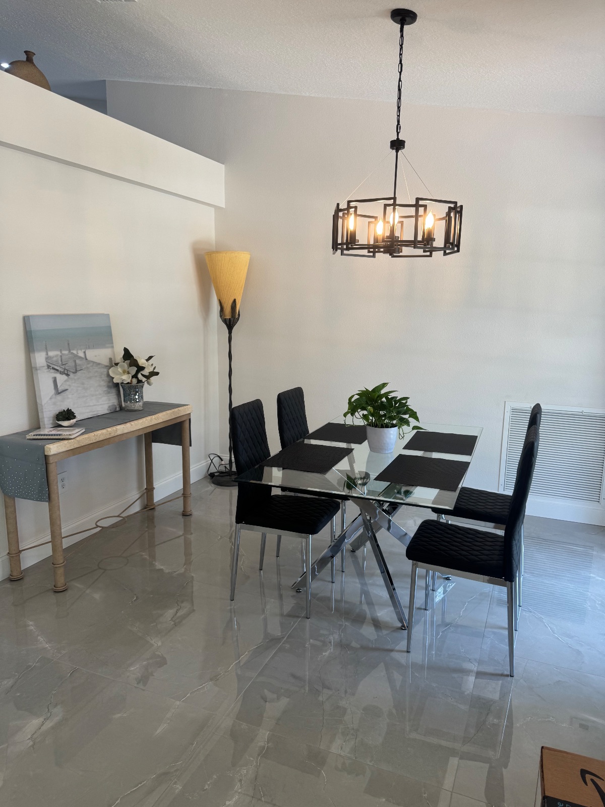 Single-family home photo 2