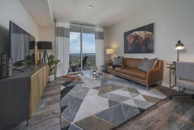 Spacious 1 Bed/ 1 Bath Apartment in Downtown Fort Lauderdale photo 2