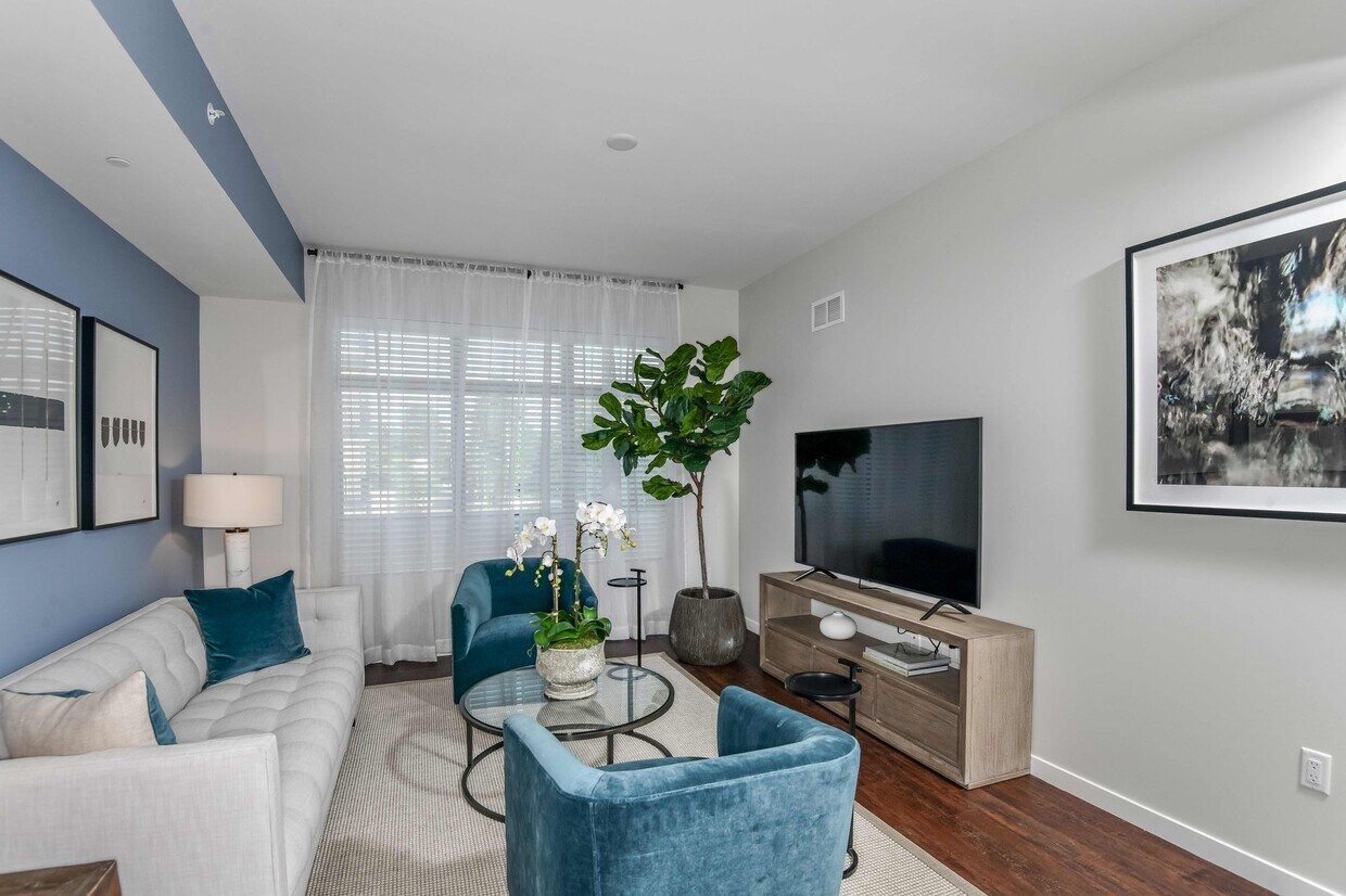 CHARMING 1 BED/ 1 BATH APARTMENT IN UPTOWN ORLANDO photo 3