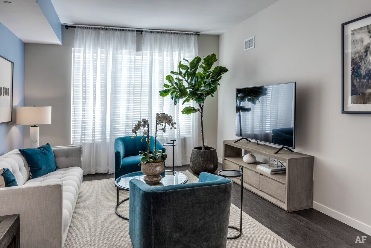 CHARMING 1 BED/ 1 BATH APARTMENT IN UPTOWN ORLANDO