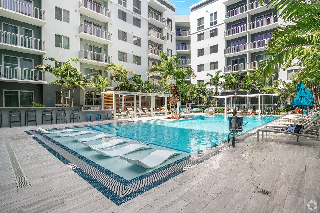Spacious 1 Bed/ 1 Bath Apartment in Pompano Beach