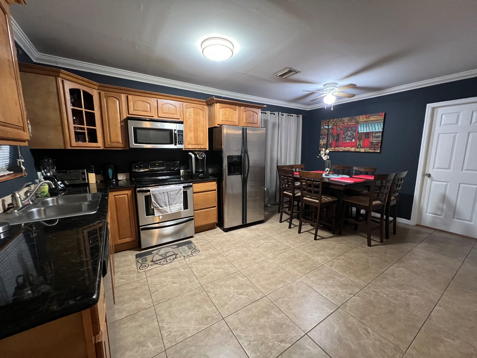 Furnished 2BR/1BA in Quiet Gated Hollywood Property, 30+ Day Stays, Ultra-Fast Internet (2000 Mbps) photo 3