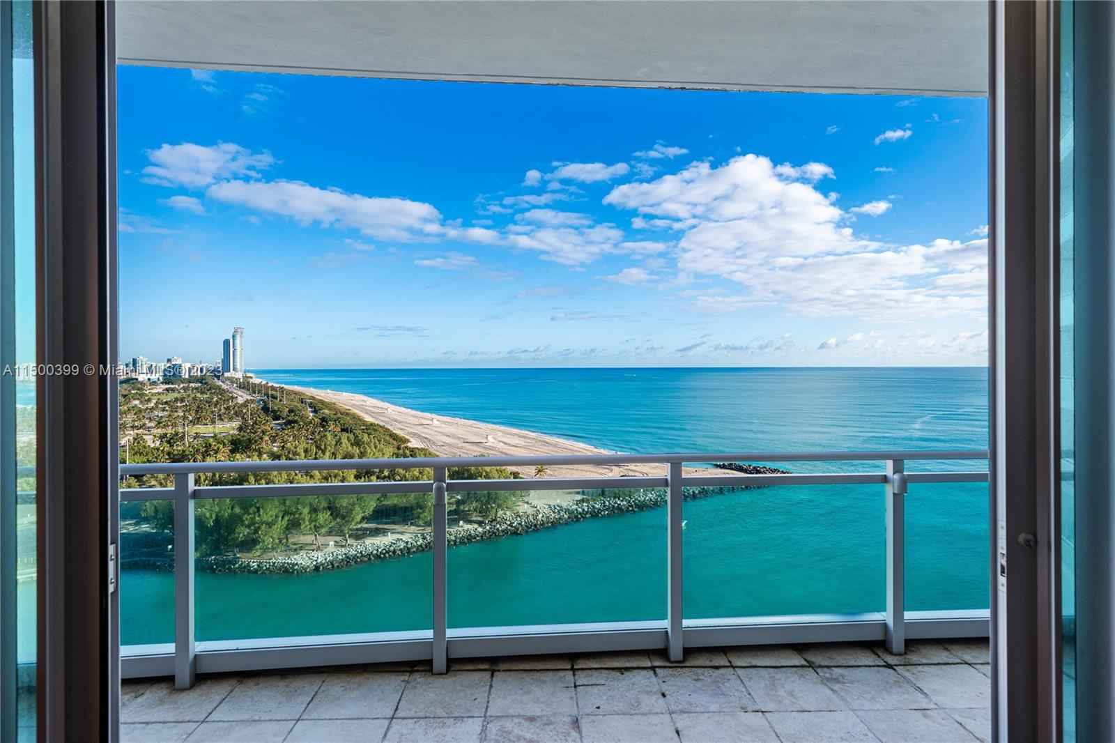 Ritz Carlton Oceanfront Grande Suite, Bal Harbour