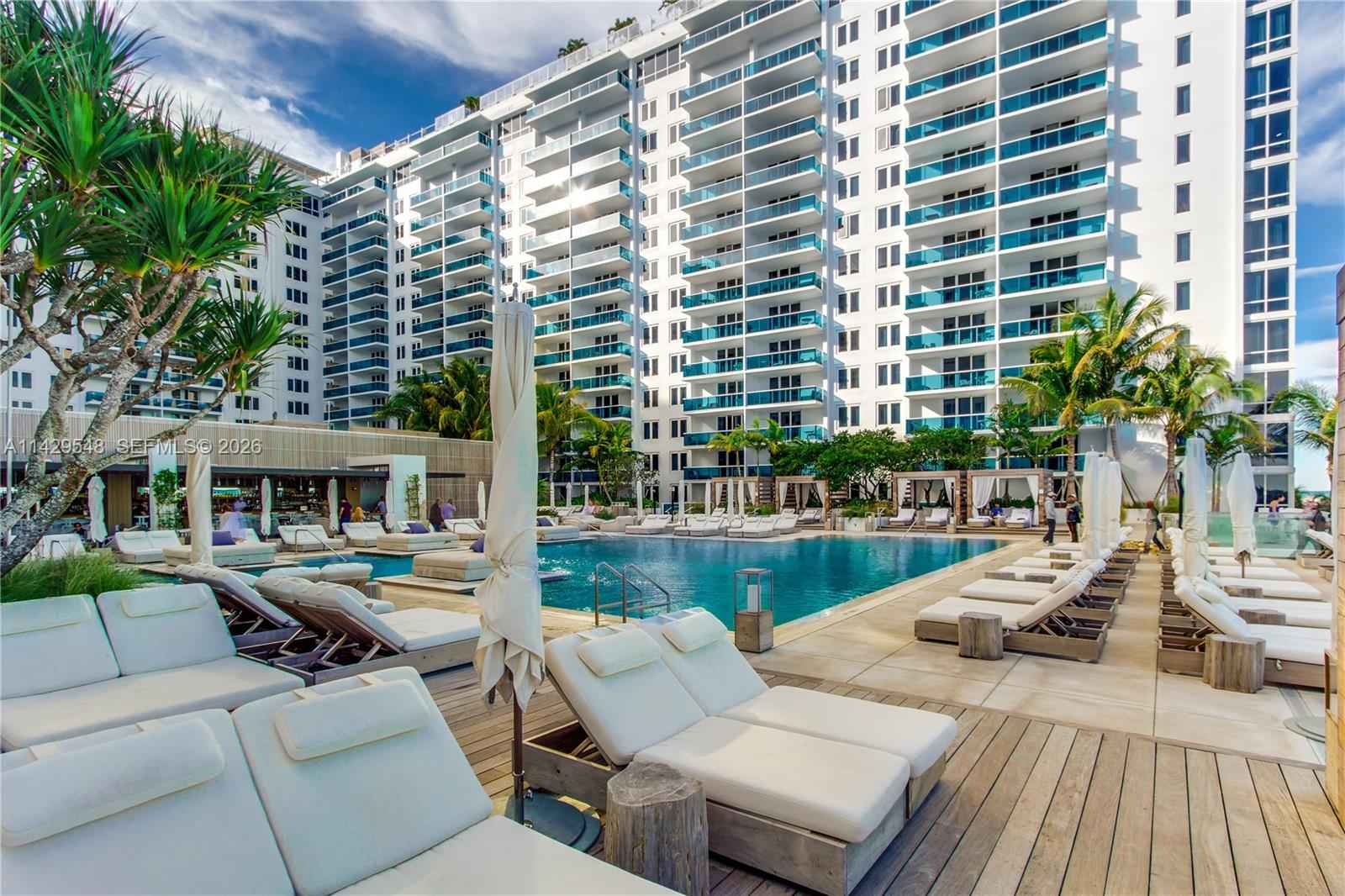 Oceanfront Miami Beach With Resort Amenities