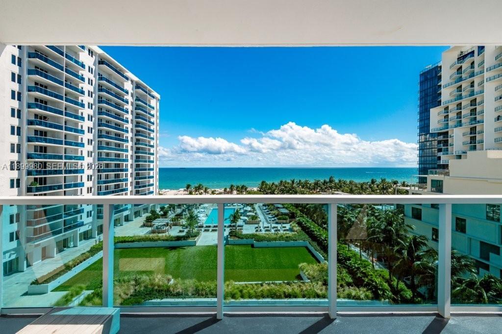 Roney Palace Oceanfront With Pool Views