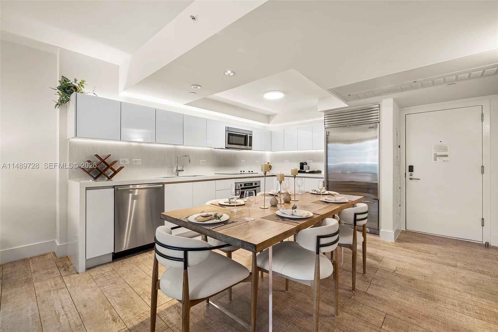 Oceanfront 1BR With Balcony Views, Miami Beach