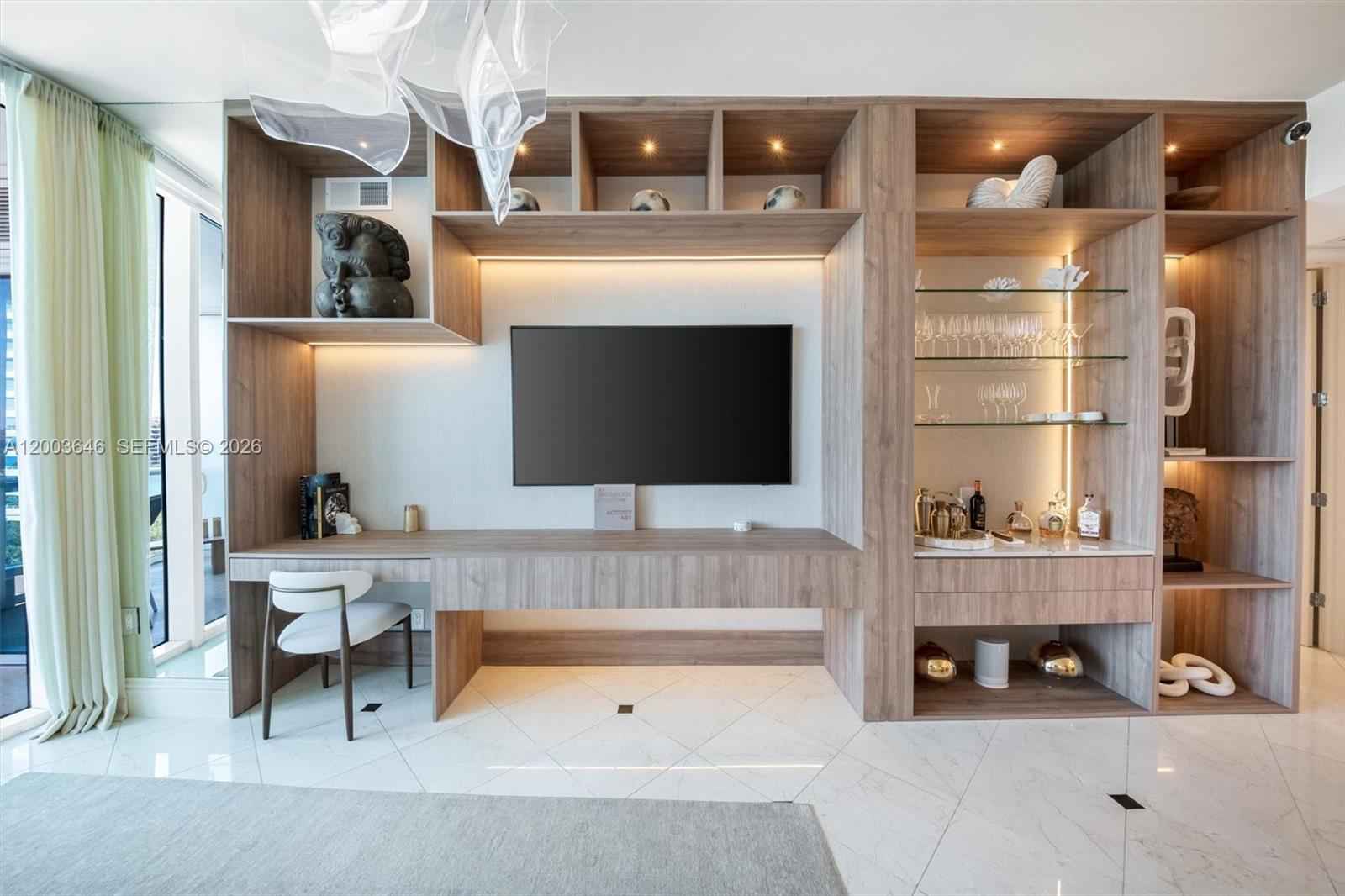 Renovated Continuum 1BR With Ocean & Sunset Views photo 3