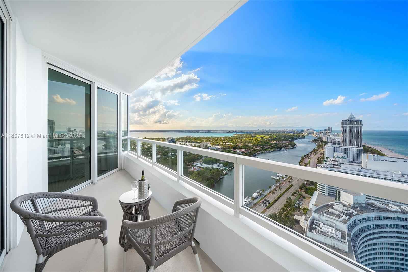 Oceanfront Trésor Tower 1BR, Separate Baths photo 2