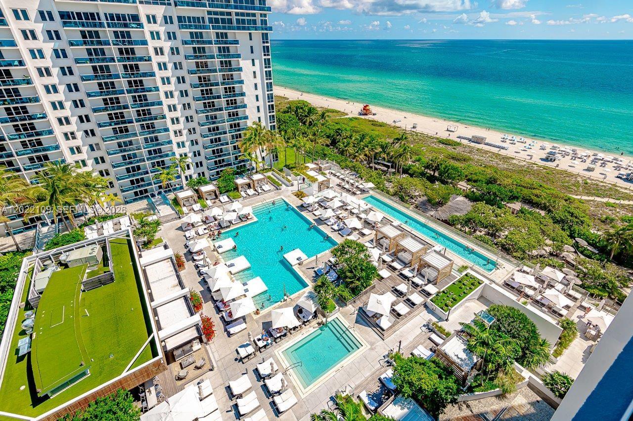 Roney Palace Jr. 2BR With Ocean Views & Pool Access