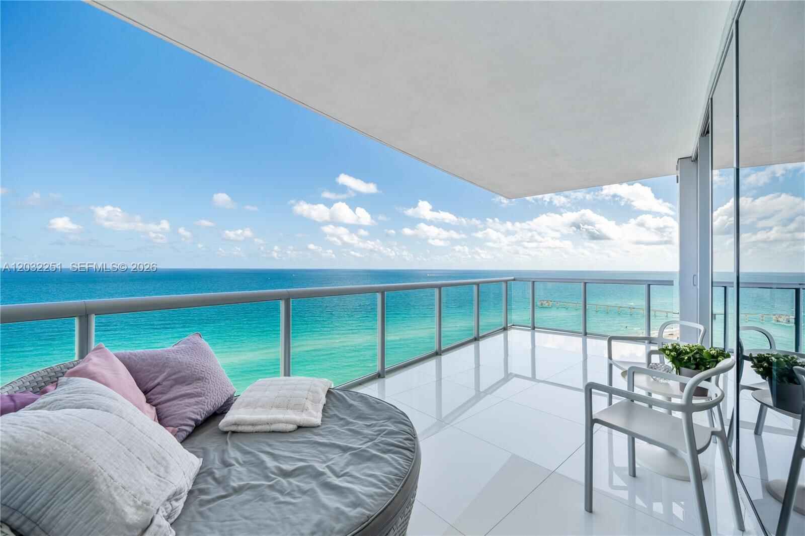 Jade Ocean Luxury: Direct Ocean View Den Unit