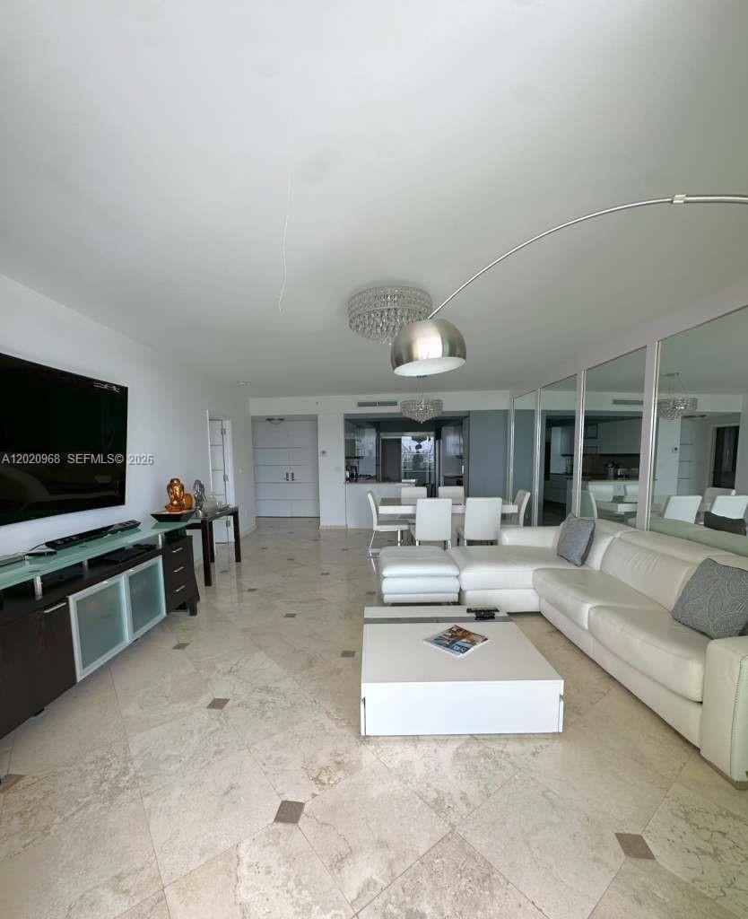 High-Floor Il Villaggio With Panoramic Views photo 3