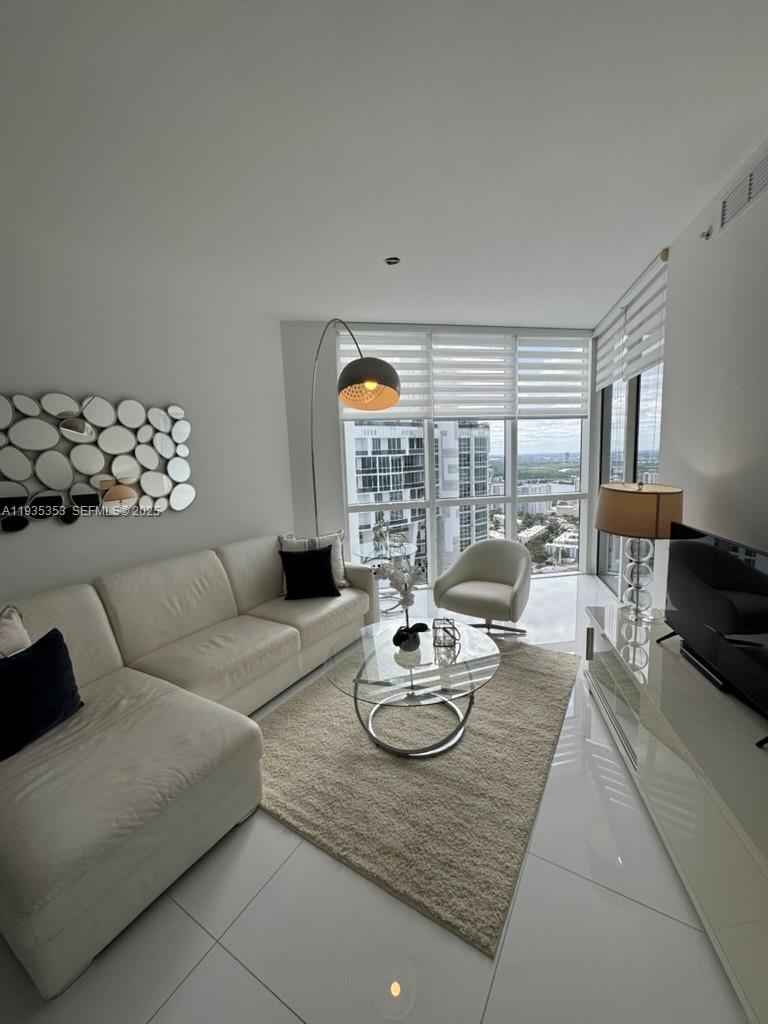 Trump Royale Penthouse: Ocean Views, Spa photo 2