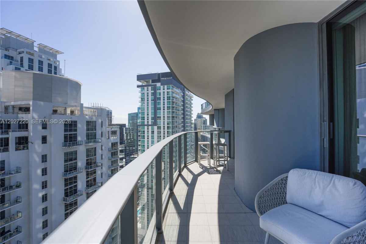 Brickell Flatiron 37th Floor City Views photo 2