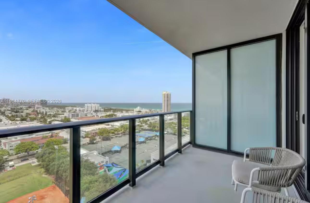 72 Park Condo: Ocean Views, Beach Steps photo 3