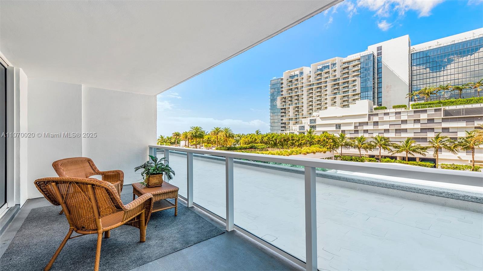 Roney Palace Oceanfront With 1 Hotel Amenities photo 2