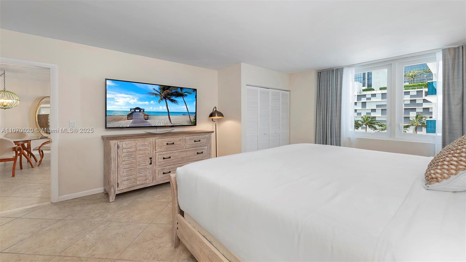 Roney Palace Oceanfront With 1 Hotel Amenities photo 3