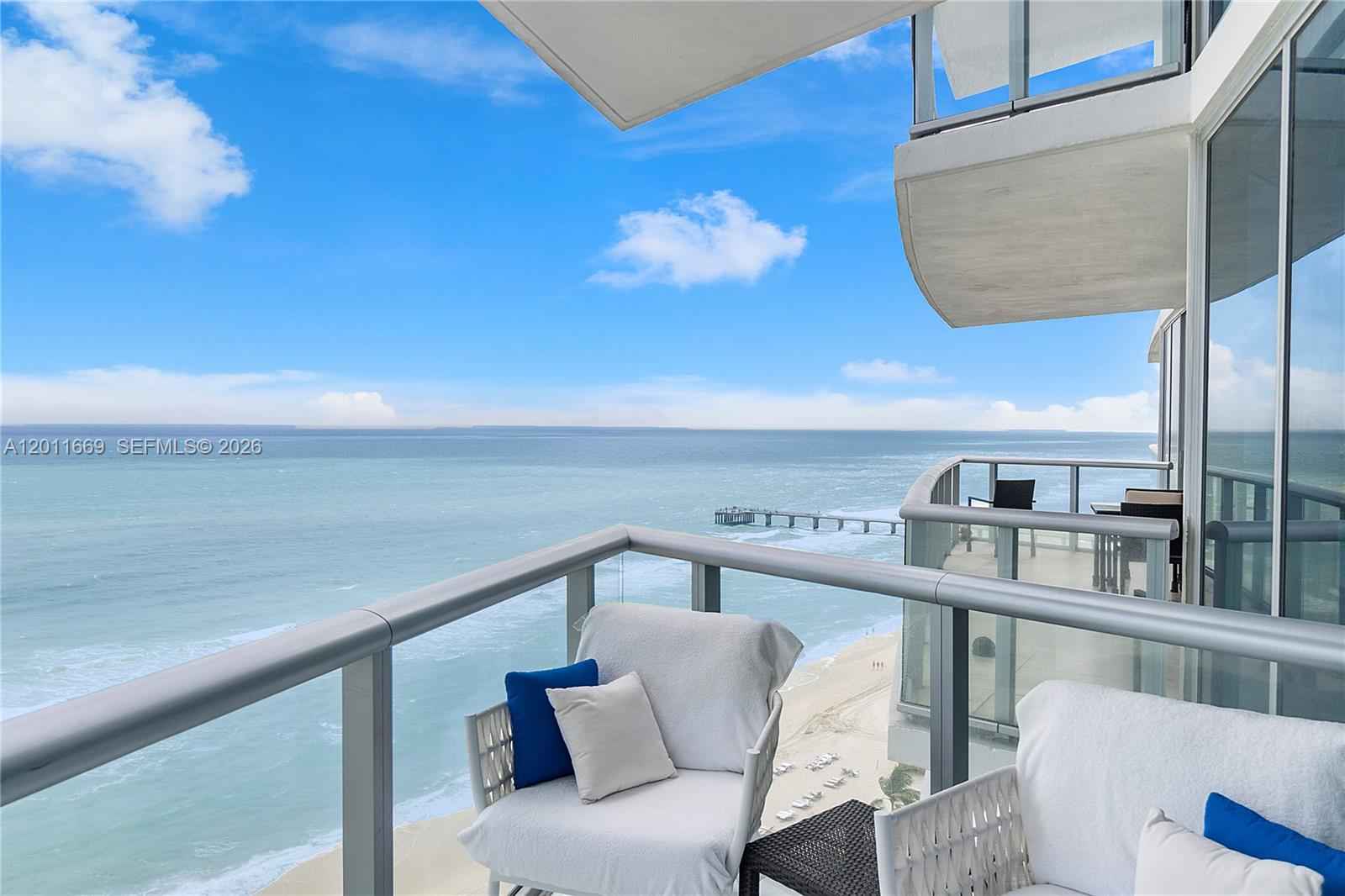 Jade Beach Oceanfront With Private Elevator Entry photo 3