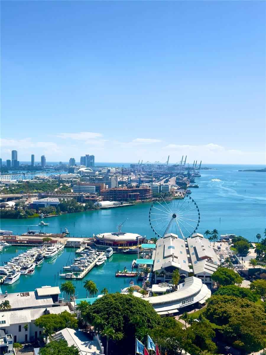 Downtown Miami Luxury Condo With Bay View
