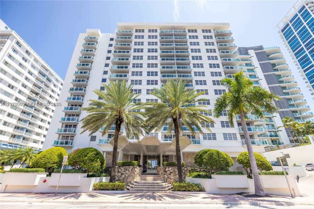 Oceanfront 1BR At The Collins, Miami Beach