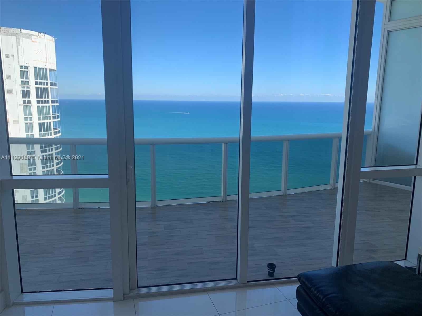 Trump Tower III Oceanfront With Den Bedroom photo 2
