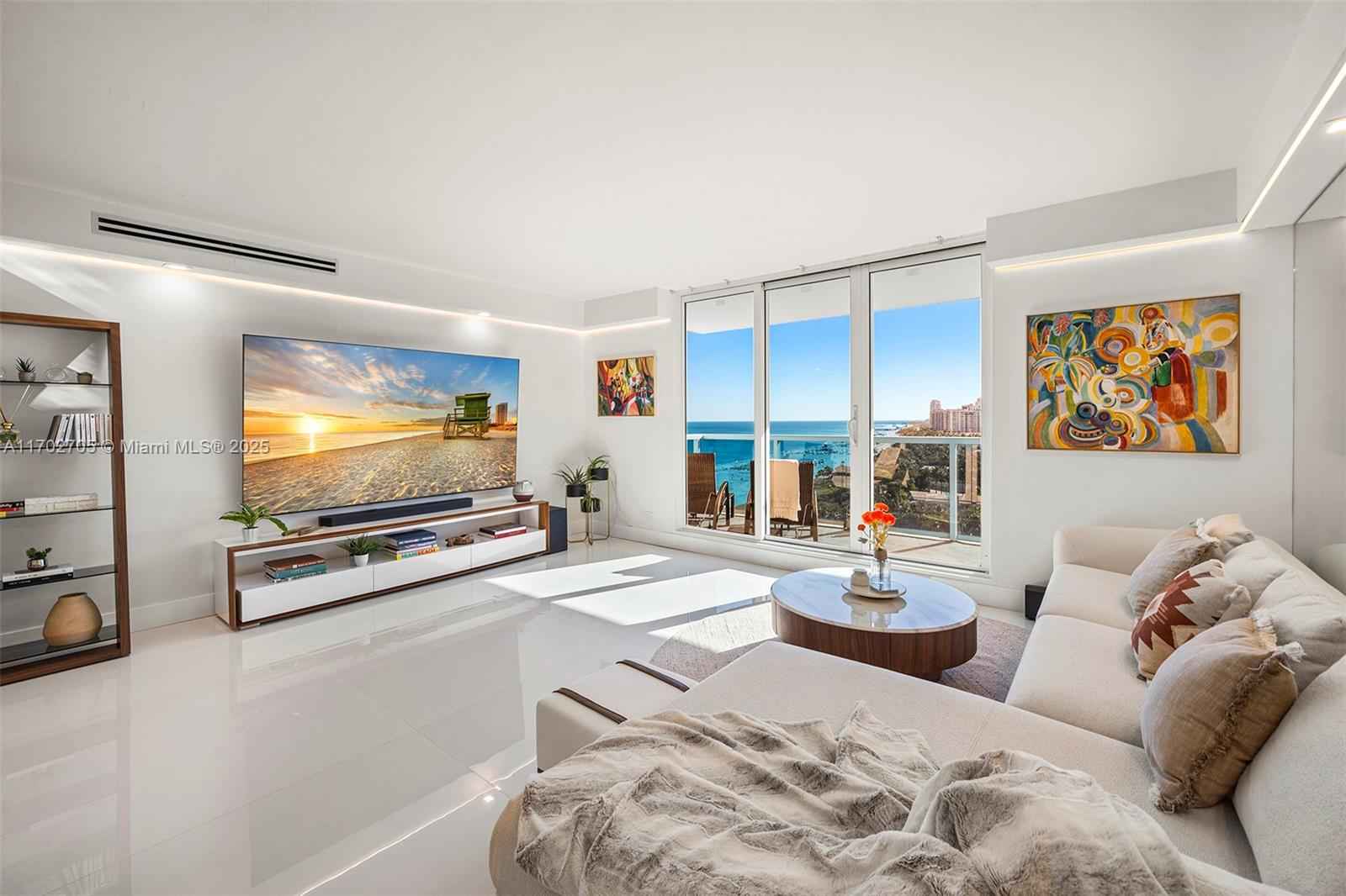 Oceanfront Roney Palace: Luxury Miami Beach Getaway