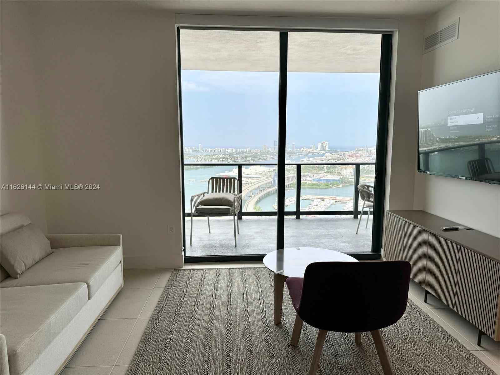 Natiivo Corner Unit With City & Water Views photo 2