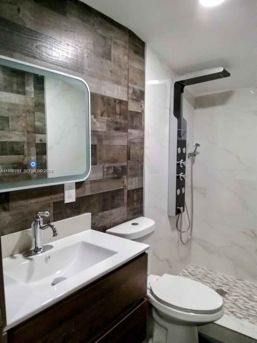 Furnished 2BR House With Patio Near Airport photo 3