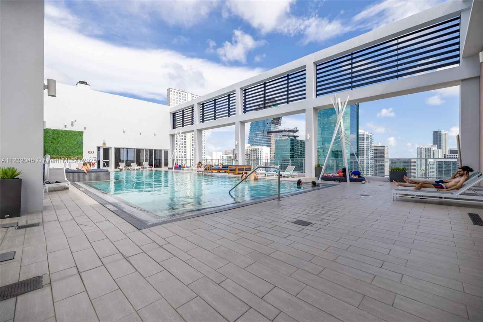 Centro Condo With Bay Views And Rooftop Pool