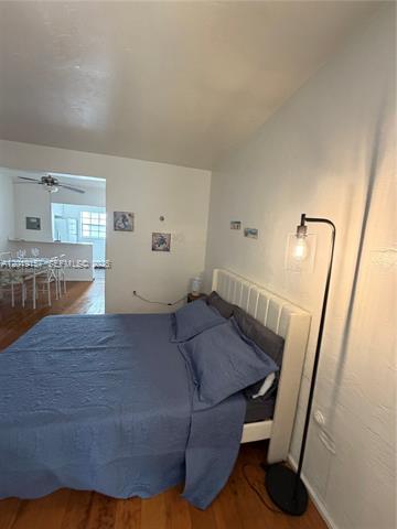 Furnished Studio, Miami Beach Living photo 2