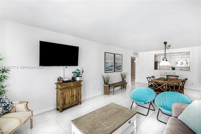 Ocean Reserve Sunny Isles 1BR With Den photo 3