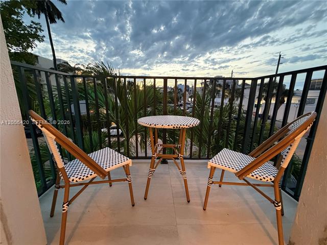 Remodeled Studio Near Lincoln Road photo 2