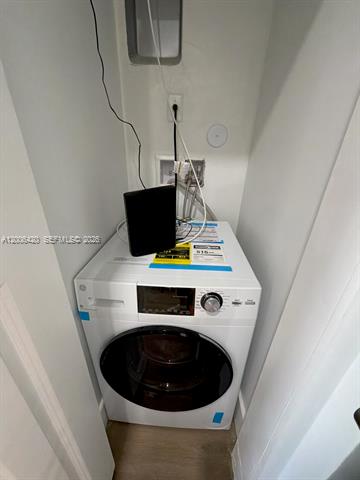 Remodeled Studio Near Lincoln Road photo 3