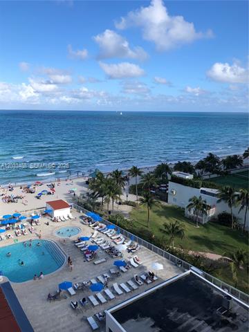 Oceanfront Studio With Pool & Bay Views photo 2
