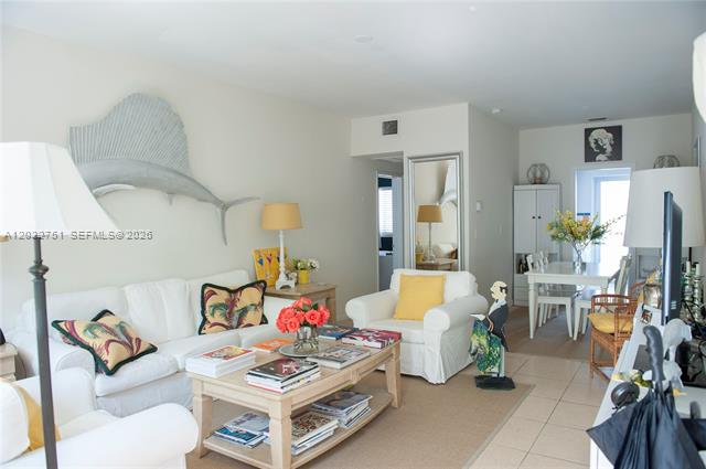Sherita: One Block From Beach, South Beach photo 3