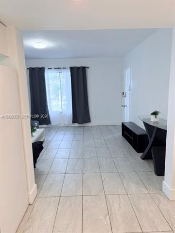 Beachside Miami Beach 2BR Near Ocean Walk photo 3