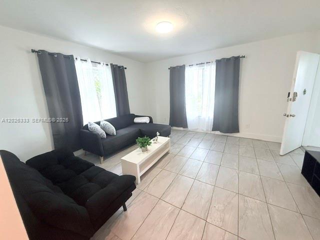 Beachside Miami Beach 2BR Near Ocean Walk photo 2