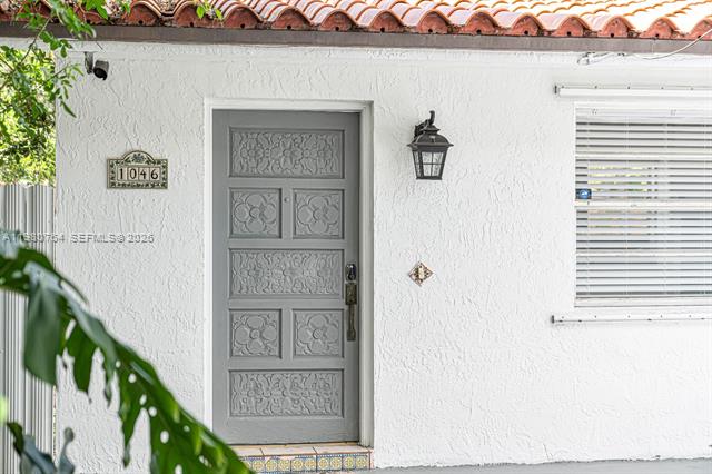 Furnished 1BR Near Calle 8, Shops & Dining
