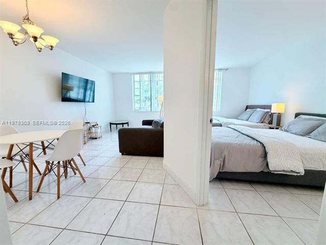 Decoplage South Beach: Renovated 1BR Pool & Gym