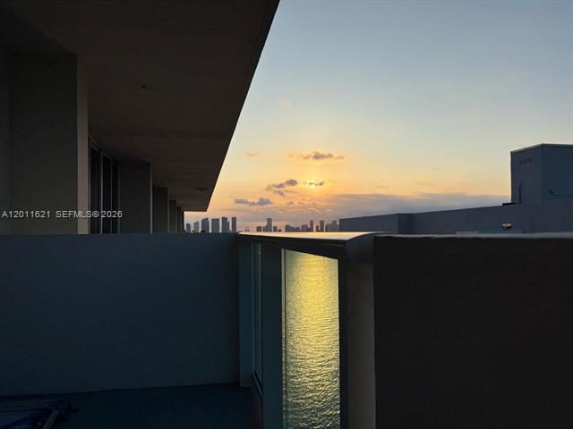 Mirador 1200: Waterfront 1BR, Internet Included