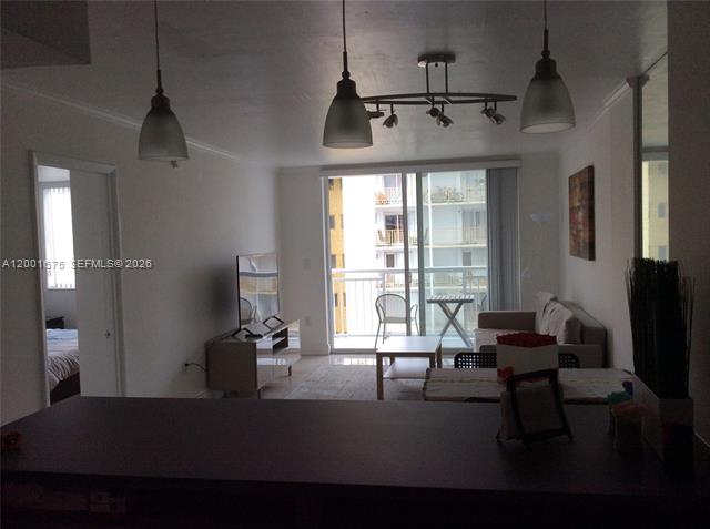 Remodeled 1BR Near Lincoln Road & Beach photo 3