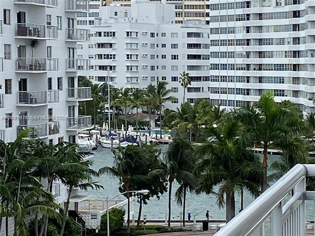 Remodeled 1BR Near Lincoln Road & Beach