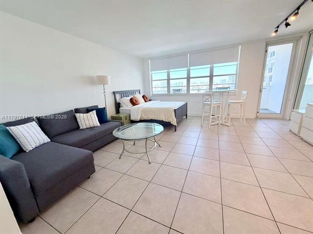 The Decoplage Studio, South Beach Icon