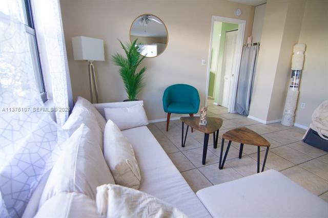 South Beach 1BR, All Utilities Included photo 3