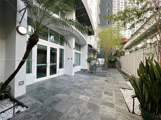 Updated Loft With City Views Downtown Miami photo 3