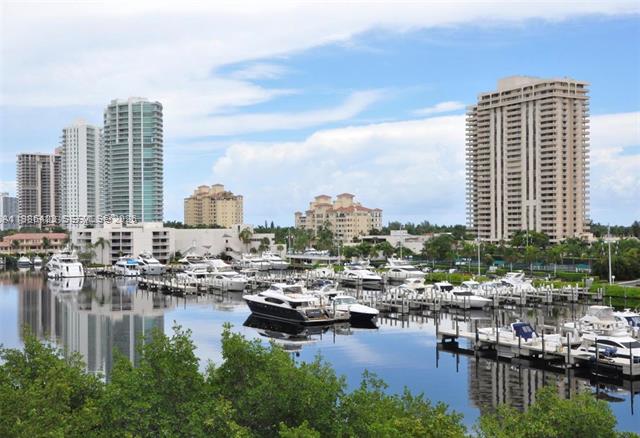 Updated 1BR With Private Balcony In Aventura