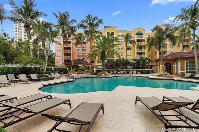 Yacht Club Aventura: Remodeled 2BR Resort Living