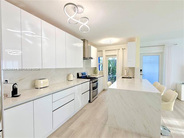 Renovated Miami Beach Condo Near Beach